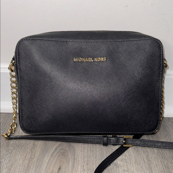 Michael Kors Handbags - Michael Kors Jet Set Large Saffiano Leather Crossbody Bag